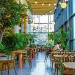 The People - Marais Hostel