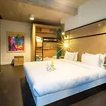 The People - Paris Marais