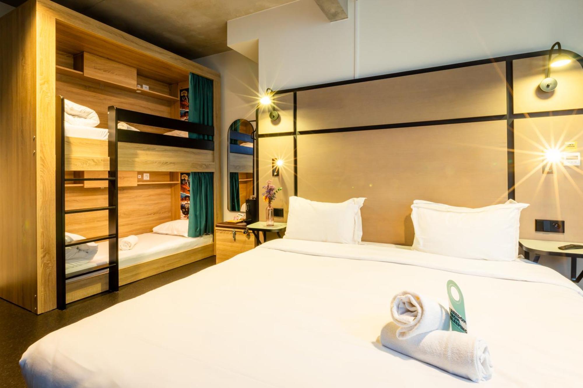 The People - Marais Hostel