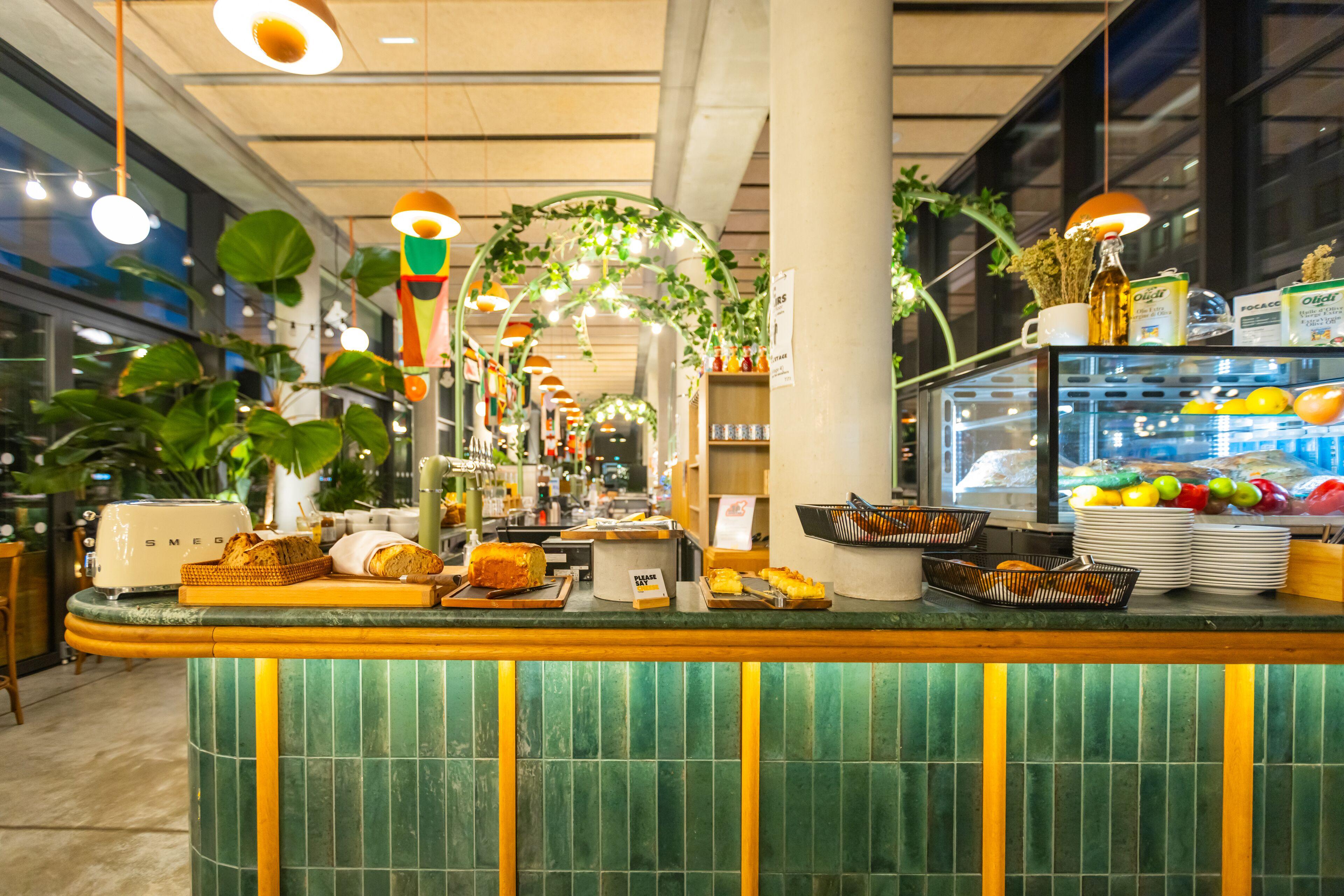 The People - Marais Paris